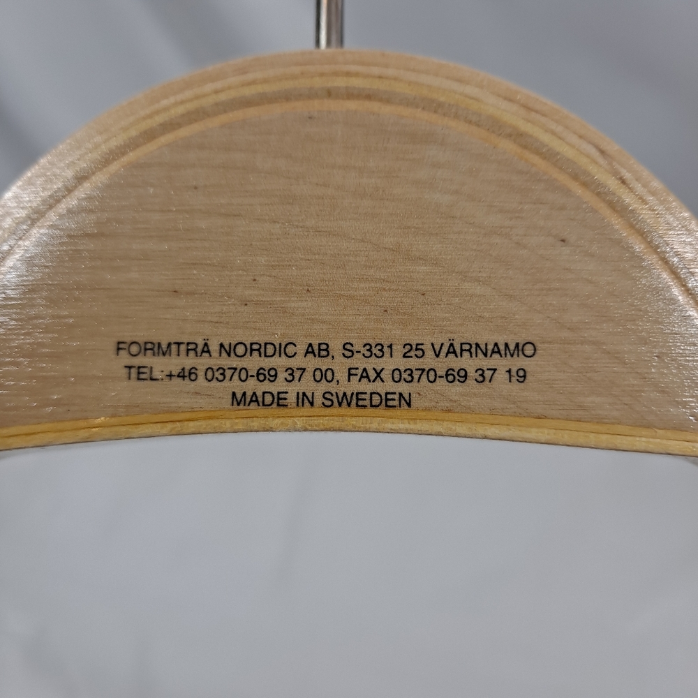 Intercontinental Hotel Paris Wooden Hanger - Picture 9 of 12
